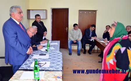 Əhəd Abıyev vətəndaşlarla səyyar qəbulunu davam etdirir 