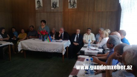 İranlı Mühacirlər Cəmiyyətində “dəyirmi masa”:  Azərbaycan Xalq Cümhuriyyəti və İran