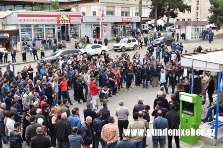 Xankəndindəki etiraz aksiyasının iştirakçıları: “Biz belə yaşamaqdan bezmişik”