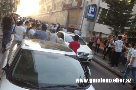 Bakıda ticarət mərkəzində yanğın olub, 2 nəfər təxliyə edilib- VİDEO