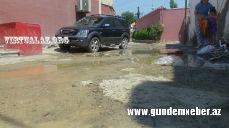 Bakının mərkəzində bir küçənin sakinləri 10 gündür susuz qalıb - foto