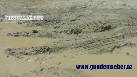 Bakının mərkəzində bir küçənin sakinləri 10 gündür susuz qalıb - foto