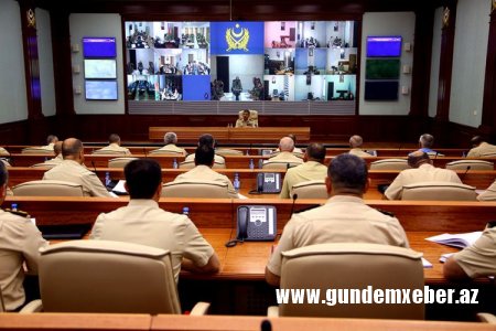Müdafiə naziri qoşunların operativliyinin artırılması ilə bağlı tapşırıqları müəyyən edib