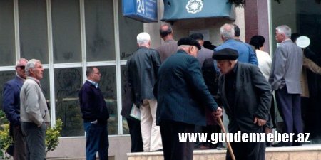 Azərbaycanda 35 minə yaxın şəxsin pensiyası 137,5 manat artırıldı