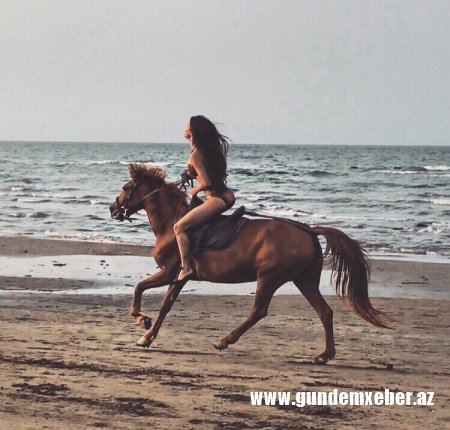Aysel çimərlik geyimində at çapdı – FOTO