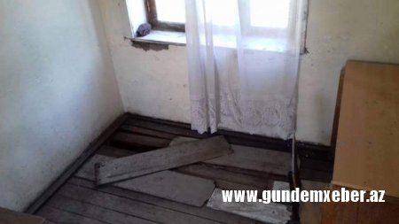 Məktəb tavanı şagirdlərin başına uçur- HƏR AN TƏHLÜKƏ VAR (FOTOLAR)