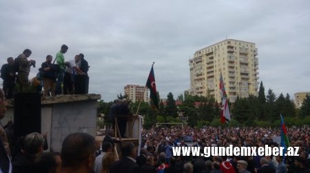 Bakıda "Qarabağa Azadlıq" tələbiylə mitinq keçirilir - YENİLƏNİR (FOTOLAR)