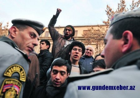 Ermənilər hərbçilərin Suriyaya göndərilməsinə etiraz edir