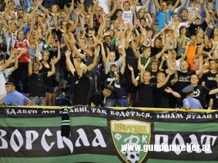"Qarabağ"ın rəqibinin azarkeşləri üzərində Hitlerin şəkli olan köynəklərdə - FOTO