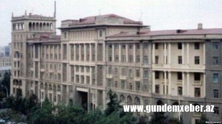 Rezident və qeyri-rezident şəxslər 20 min manatadək milli valyutanı ölkədən çıxara və gətirə bilər