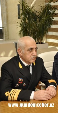“Bakı Gəmiqayırma Zavodu” ilə bağlı qalmaqallı fotonu çəkən məmur oğlu imiş (FOTO)