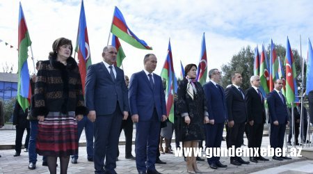 Abşeronda Dövlət Bayrağı Günü münasibətilə ümumrayon bayramı keçirildi