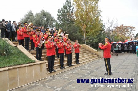 Abşeronda Dövlət Bayrağı Günü münasibətilə ümumrayon bayramı keçirildi