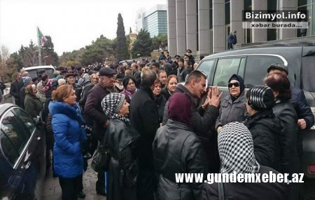 Hüquq müdafiəçisi hökumətə od püskürdü - ŞƏHİDLƏRİN QAN PULUNU VER!