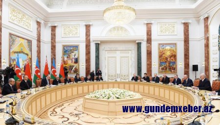 Azərbaycan və Belarus prezidentlərinin geniş tərkibdə görüşü olub (FOTO)