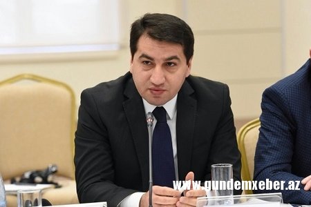 Hikmət Hacıyev: “Ermənistanın yeni hökuməti əvvəlki hərbi xunta rejiminin səhvlərini təkrarlamamalıdır”