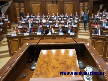 Paşinyanın blokundan olan deputat mandatından imtina etdi