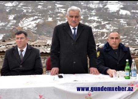 Daşkəsən Rayon İcra Hakimiyyəti Başçısı Əhəd Abıyev Zəylik kəndində sakinlərlə növbəti səyyar qəbulunu keçirib