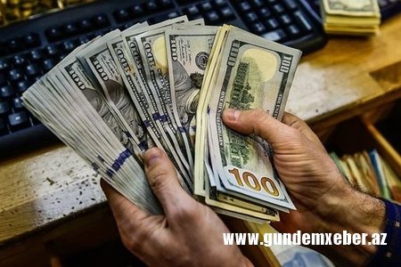 Azərbaycanda dollar kreditlərinə görə kompensasiya vətəndaşların kart hesablarına köçürüləcək
