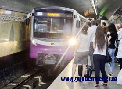 TƏHDİD OLUNAN METROPOLİTENÇİLƏR İNDİ DƏ ANLAŞILMAZ MƏHKƏMƏ QARŞISINDA