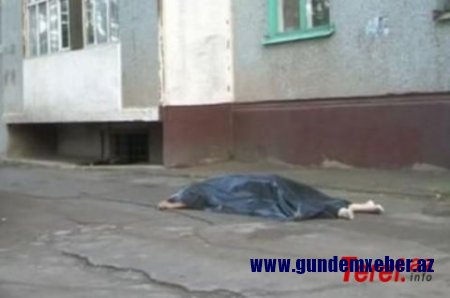 Bakıda iki qadın özlərini binadan atdılar