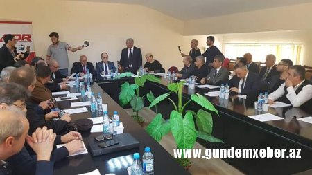 "“Azərbaycanla Avropa Birliyi arasında gözlənilən sazişə dair” İctimai Dinləmənin iştirakçıları olaraq öncə bəyan etmək istərdik ki, biz Azərbaycanın Avro-Atlantik məkana səmərəli və hər iki tərəf üçün faydalı inteqrasiyasının tərəfdarıyıq"