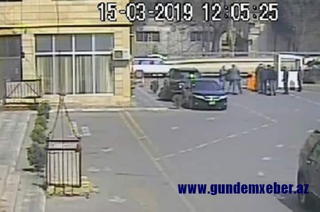 ƏSL DÖYÜŞ SƏHNƏSİ: RƏİS MÜAVİNİ VƏ SÜRÜCÜSÜ ADAMDÖYƏN "ROLLARINDA" -- FOTO FAKT 