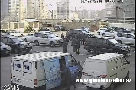ƏSL DÖYÜŞ SƏHNƏSİ: RƏİS MÜAVİNİ VƏ SÜRÜCÜSÜ ADAMDÖYƏN "ROLLARINDA" -- FOTO FAKT 