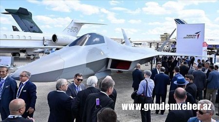 Türkiyə yeni təyyarəsinin modelini təqdim etdi