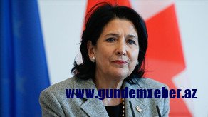 Gürcüstan prezidenti Belarusa səfərini yarıda dayandıraraq Tbilisiyə qayıdıb