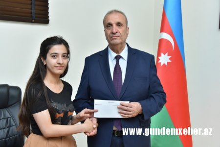 Tələbələrə “Bələdiyyə” təqaüdü verilib