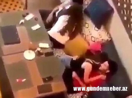 Bakının məşhur restoranında qızla oğlan SEVİŞDİ:həmin kadrlar - 18+