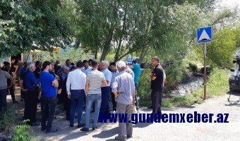 ​Gürcüstanda azərbaycanlılar etiraz aksiyası keçirib – FOTO