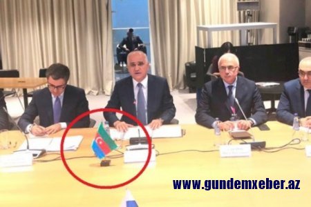 Beynəlxalq sərgidə qalmaqal: Nazir bayrağımızı baş-ayaq qoydu - FOTO