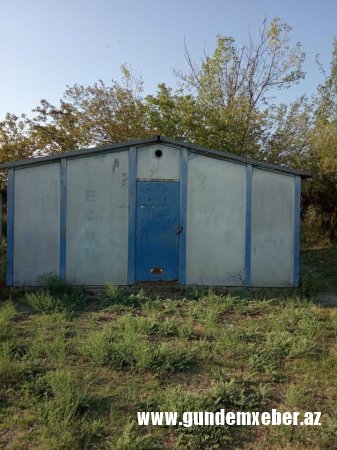 İcra başçısı Vilyam Hacıyevdirsə... - Məktəb də daxma olmalıdır...