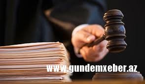 3 uşaq anasının başını kəsən şəxsin məhkəməsində gərginlik- 30 nəfər zaldan güclə çıxarıldı