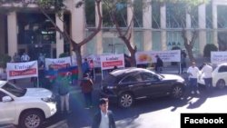 “Holland pendirinə hə, hollandiyalı hakimə yox!” şüarı ilə aksiya keçirilib