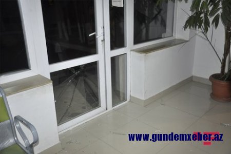 Bir qrup şəxs Şirvan xəstəxanasına hücum edərək dağıntılar törədib - FOTO 