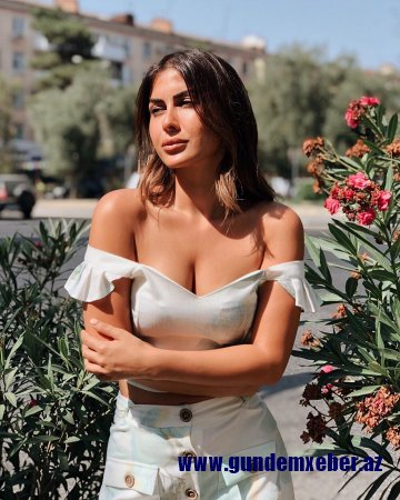 Azərbaycanlı aparıcıdan seksual FOTOLAR