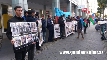 Siyasi mühacirlər BMT önündə akisya keçirdi -FOTOLAR