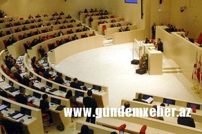 Gürcüstan parlamentində dava olub