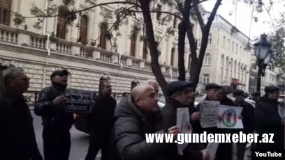“Azərbaycan oyaqdır, Bakı Təbrizə dayaqdır!”- Xalq Hərəkatının fəalları bu şüarla piket keçirib