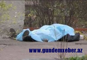 Salyanda küçədə kişi meyiti tapıldı