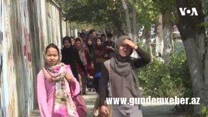 Əfqanıstanda getdikcə daha çox qadın maşın sürür