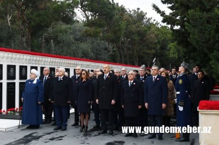 İlham Əliyev və Mehriban Əliyeva Şəhidlər xiyabanını ziyarət ediblər