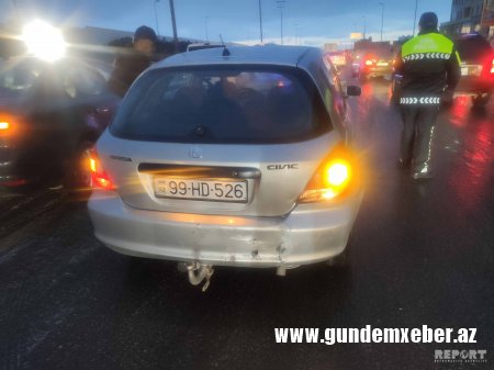 Bakıda bir neçə avtomobilin toqquşması tıxac yaratdı - FOTO