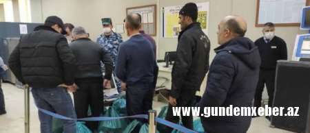 Koronavirusa məhəl qoymadan azərbaycanlılar İrana axışır