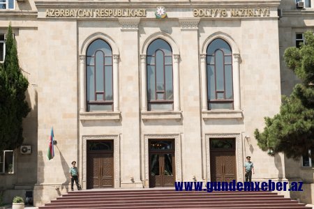 Ədliyyə Nazirliyi: 200 məhkum azadlığa buraxılıb