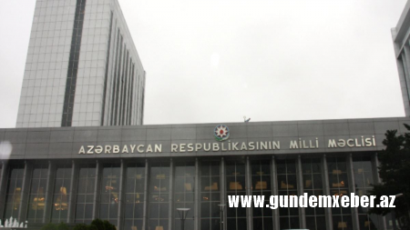 Milli Məclisdə vəzifəli şəxslərin yaxınları  “lövbə salıblar”- ŞOK FAKTLAR