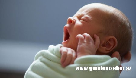 Koronavirusa yoluxan qadın sağlam uşaq dünyaya gətirdi